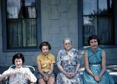 S0196 Ruth, Ann, Harriet, Alice Bennett; Hubbardston, MA
